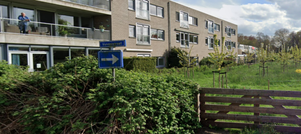 straatnaambord Vondelstraat